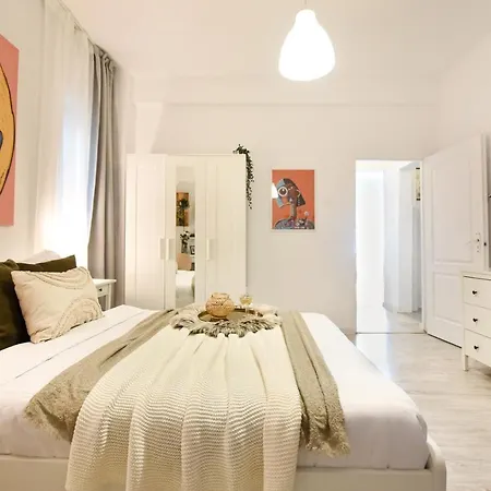Central Treasure - Cozy 2 Bedroom In Historic Old Town Appartement Boekarest