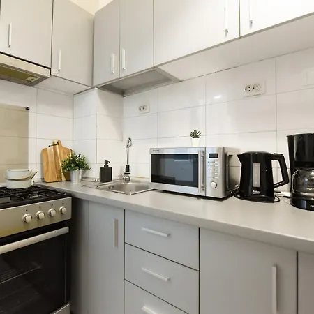 Central Treasure - Cozy 2 Bedroom In Historic Old Town Appartement