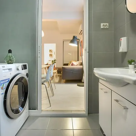 Central Treasure - Cozy 2 Bedroom In Historic Old Town Бухарест