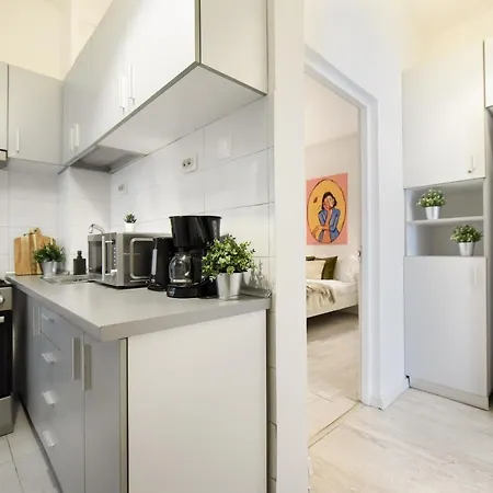 Apartment Central Treasure - Cozy 2 Bedroom In Historic Old Town