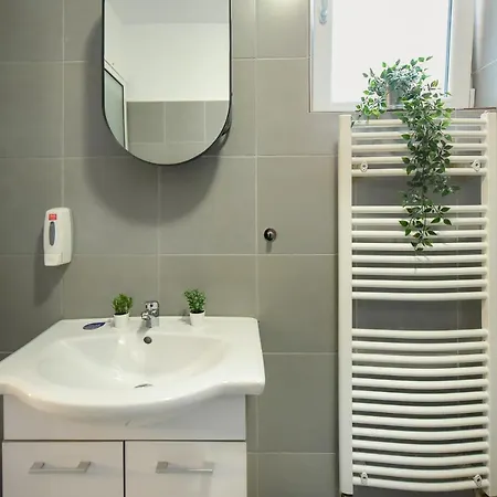Central Treasure - Cozy 2 Bedroom In Historic Old Town Apartment Bucharest