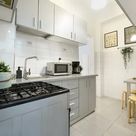 Apartment Central Treasure - Cozy 2 Bedroom In Historic Old Town Bucharest