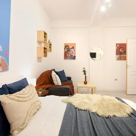 Apartment Central Treasure - Cozy 2 Bedroom In Historic Old Town Bucharest