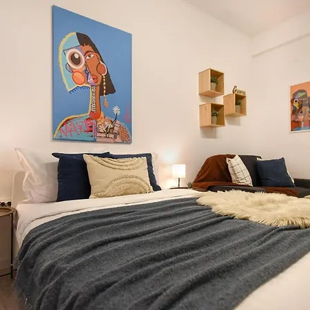 Apartamento Central Treasure - Cozy 2 Bedroom In Historic Old Town Bucarest