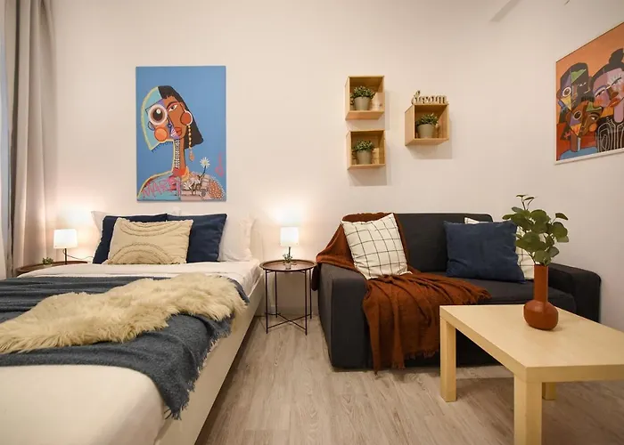 Central Treasure - Cozy 2 Bedroom In Historic Old Town 公寓